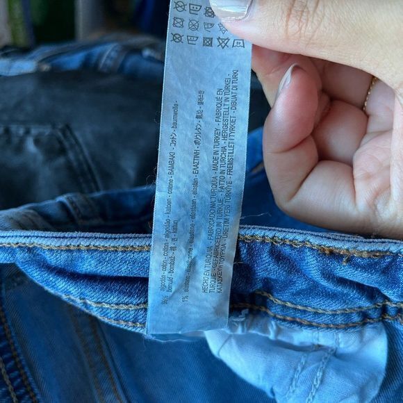 ZARA MID-RISE JEANS WITH‎ RIPPED HEMS CROPPED SKINNY DENIM WOMENS SIZE 8 … - Picture 9 of 9